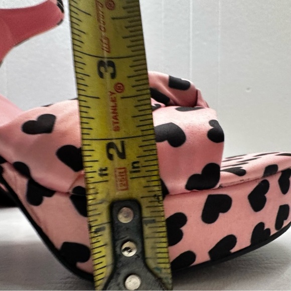 Torrid Soft Knot Pink and Black Heart Platform Sandals (WW) extra room size 6 - Picture 7 of 11